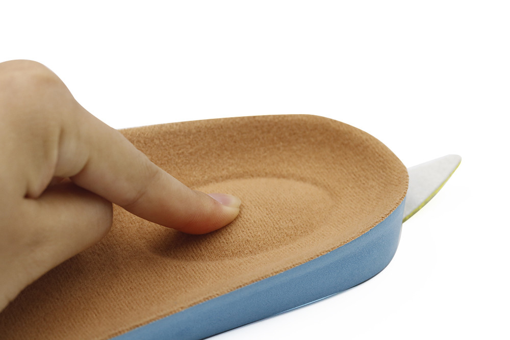 Dr. Warm control heated bluetooth insoles lasts for 3-7hours for home